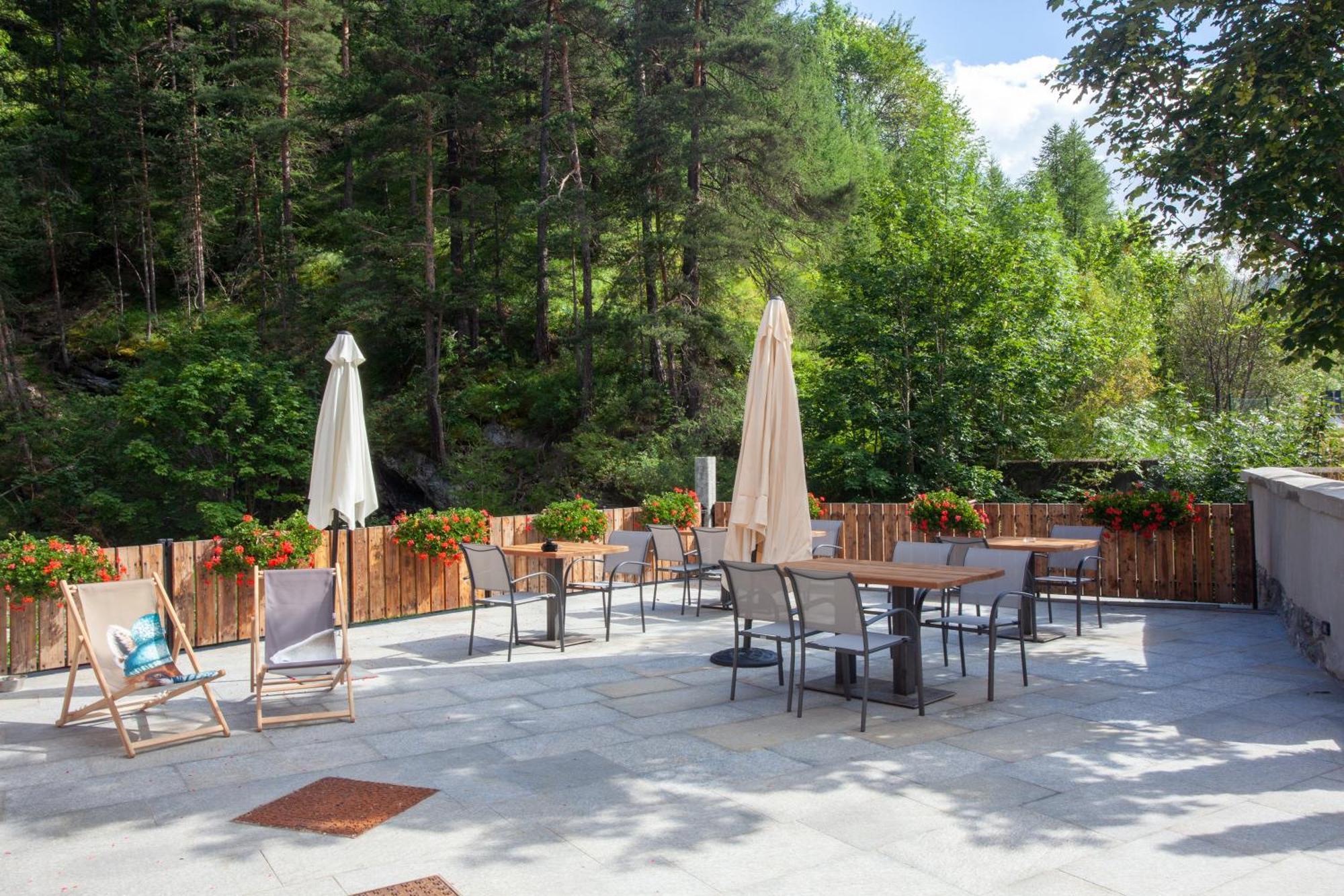 Grande Cote Room And Breakfast Cesana Torinese Bagian luar foto