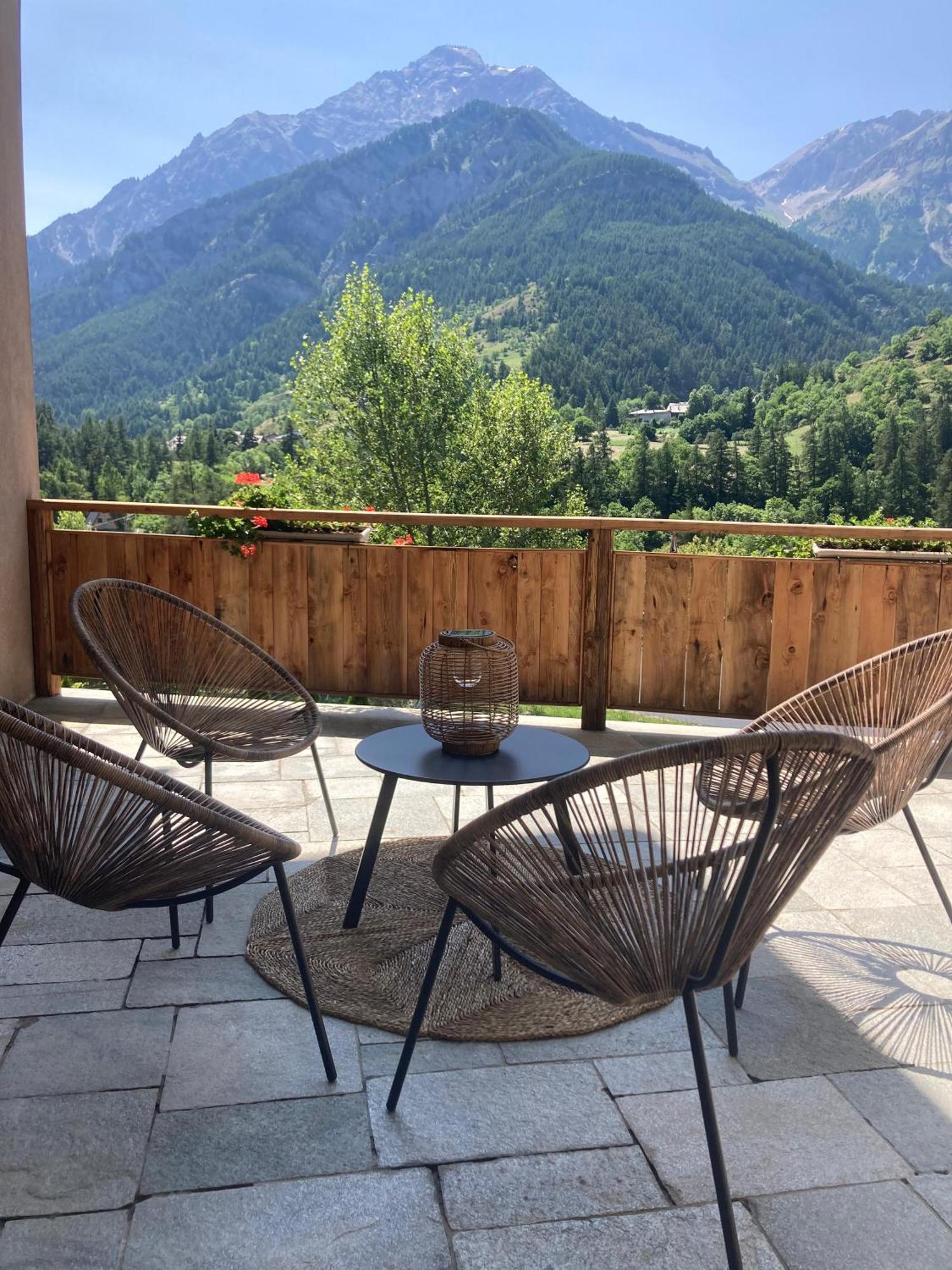 Grande Cote Room And Breakfast Cesana Torinese Bagian luar foto